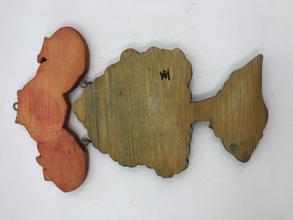 FRIENDSHIPS GROW - TREE WALL HANGING.