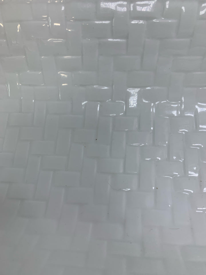 WHITE RECTANGLE HEAVY BASKET WEAVE PATTERN TRAY.
