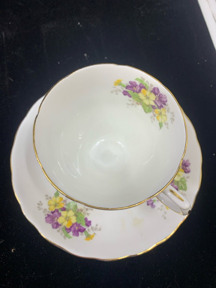 VTG WHITE W/YELLOW PURPLE FLORAL TEA CUP & SAUCER.