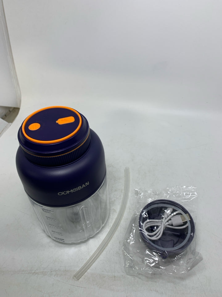 NEW PORTABLE WIRELESS ELECTRIC JUICER CUP IN BAG.