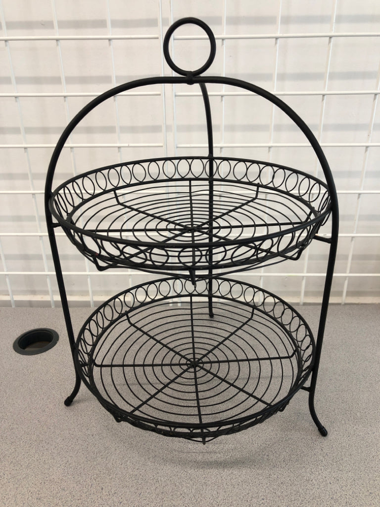 2-TIER METAL DISPLAY.