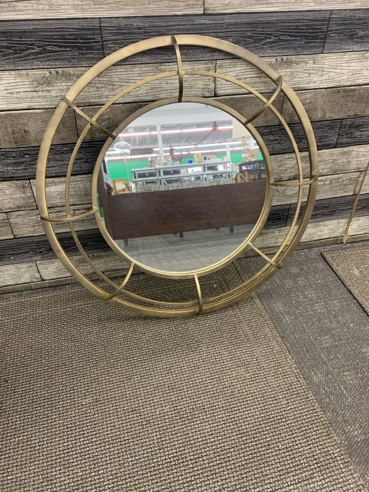 INDUSTRIAL STYLE CIRCULAR MIRROR.