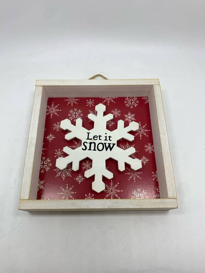 LET IT SNOW WOOD WALL-ART.