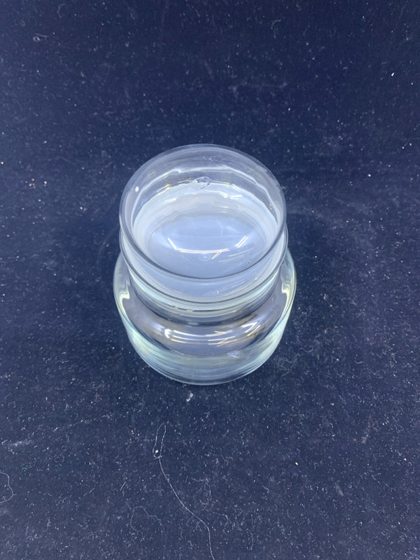 CLEAR GLASS JAR W/ BUBBLE GLASS TOP COVER.