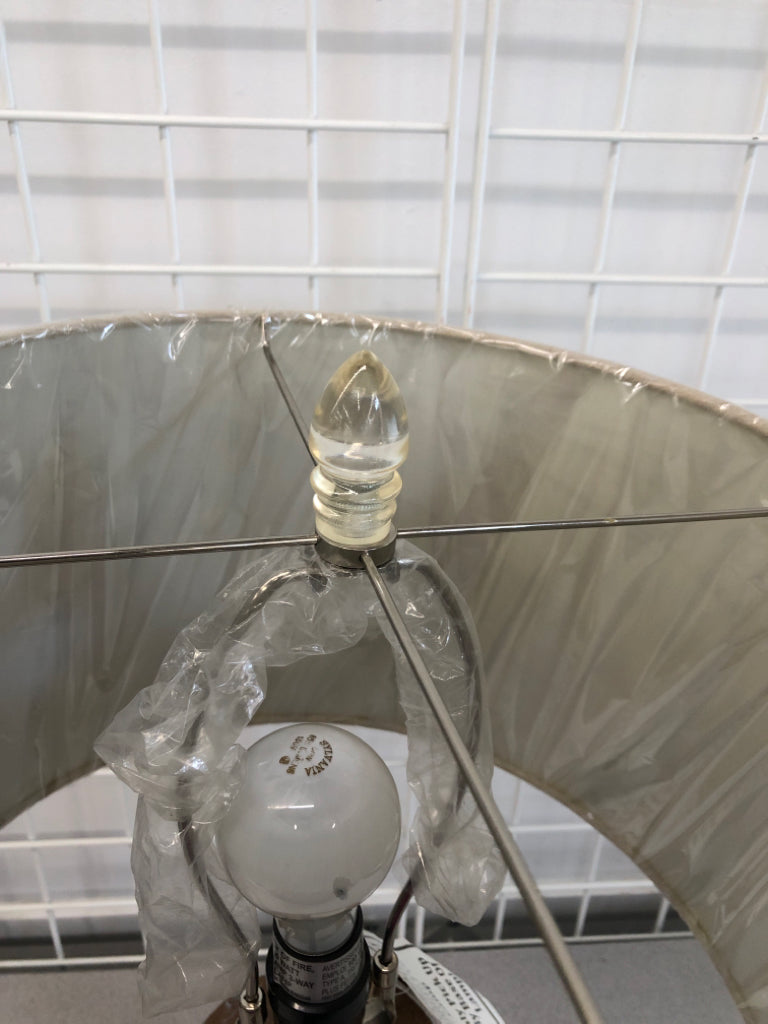 GLASS JAR BASE LAMP W/TAN SHADE.