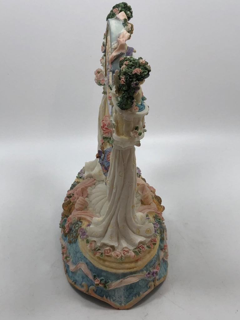 RESIN CAROUSEL HORSE MUSIC BOX.