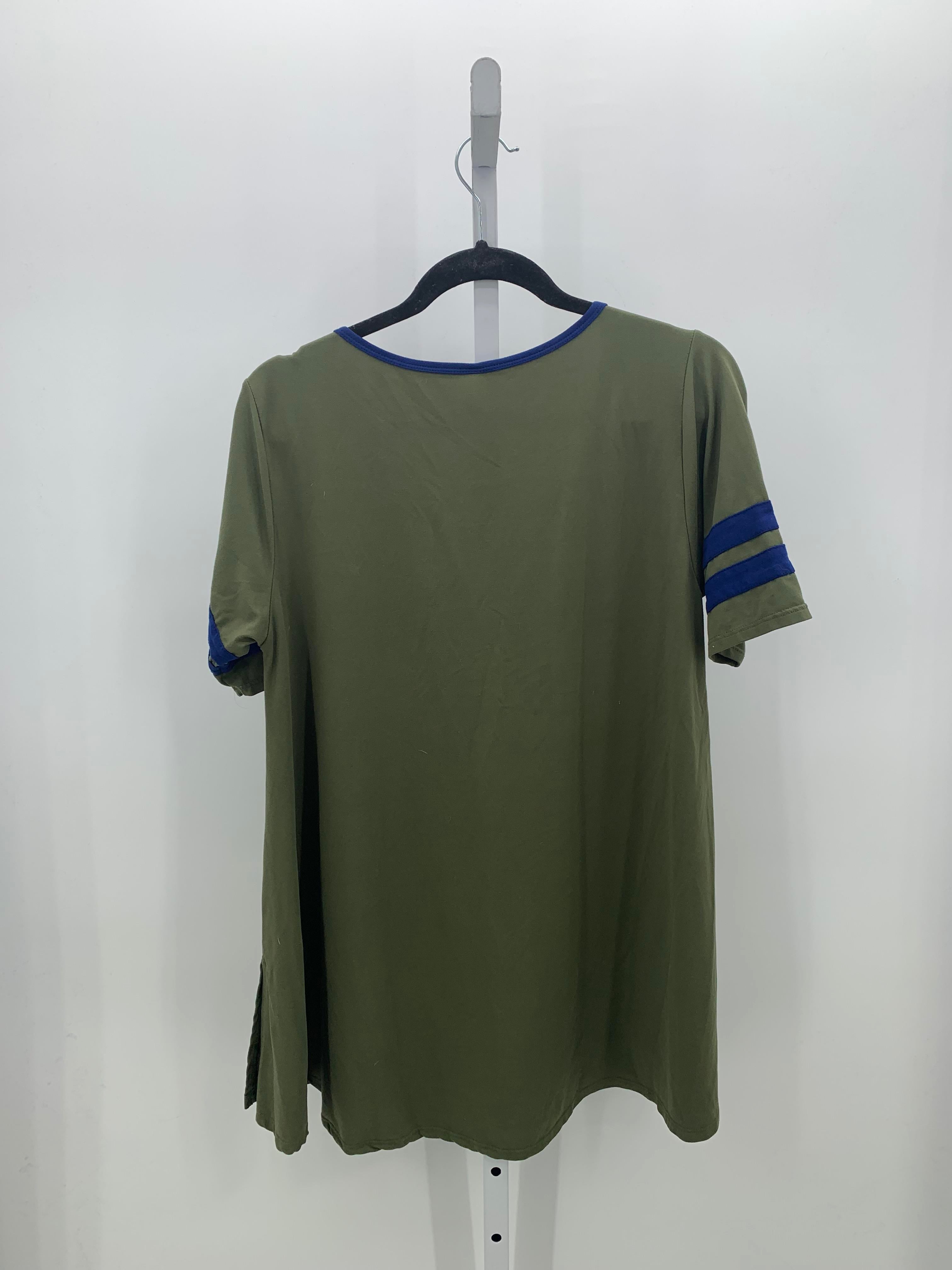 Lularoe Size Medium Misses Short Sleeve Shirt