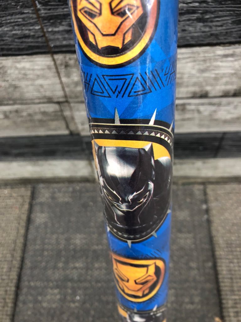 NIP BLACK PANTHER WRAPPING PAPER.