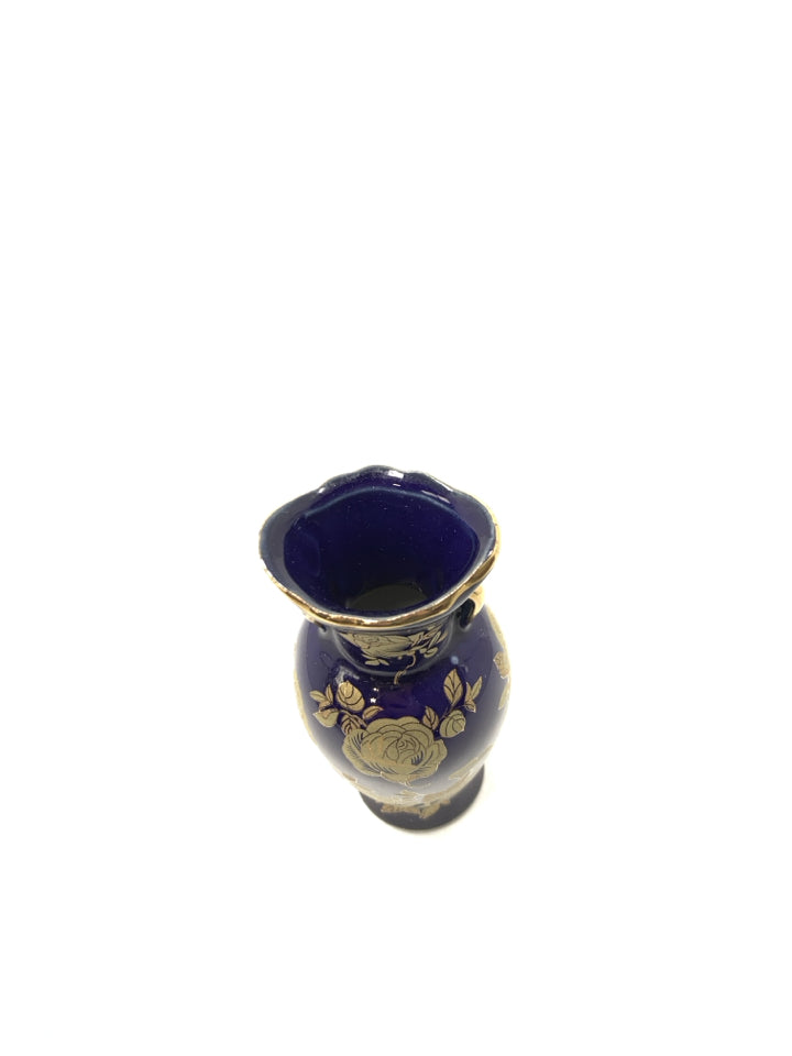 GOLDEN ROSES SMALL BUD VASE.