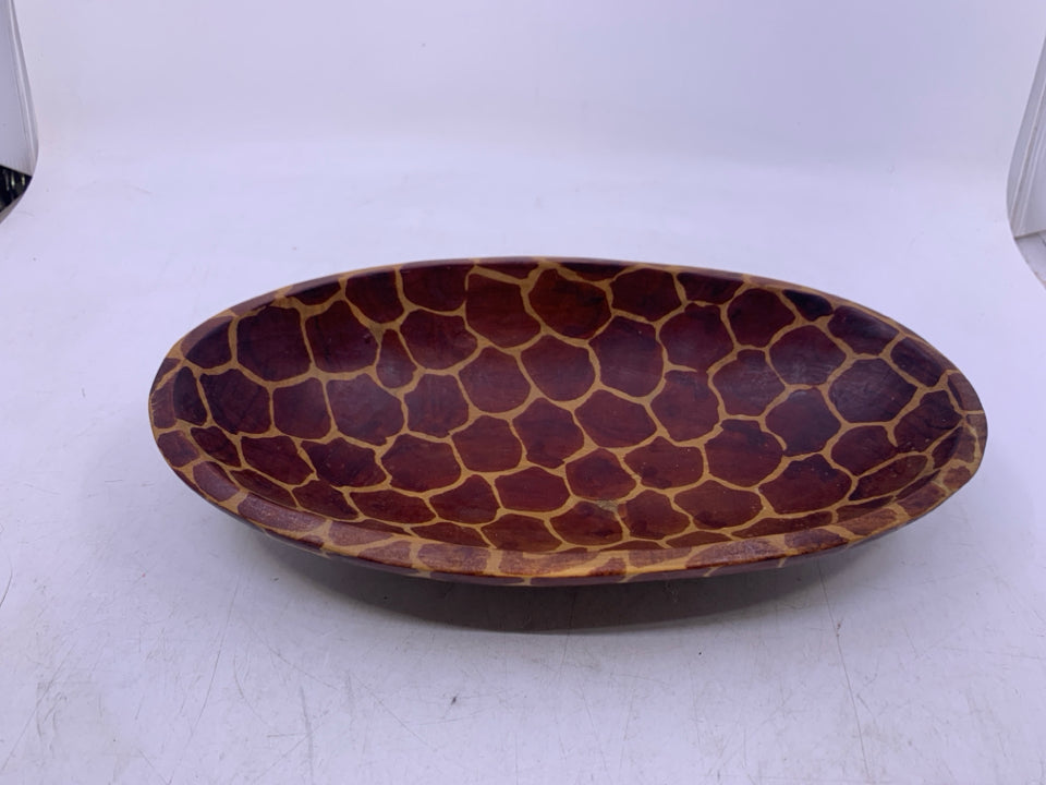 WOOD GIRAFFE PATTERN OVAL BOWL.