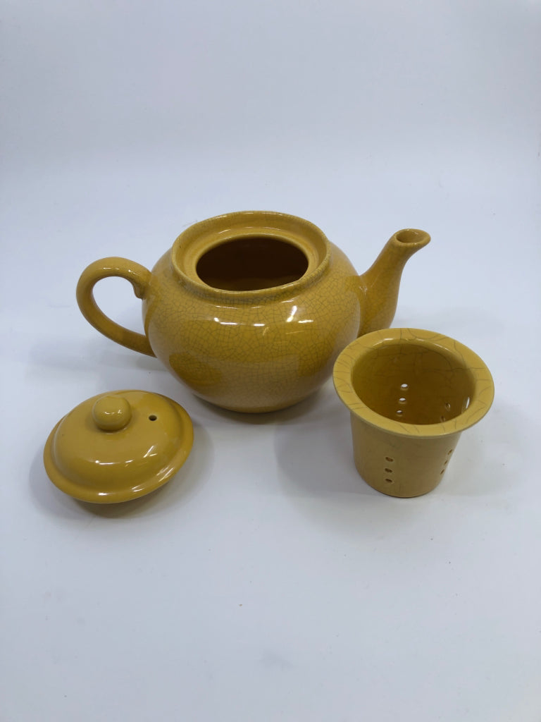 YELLOW CERAMIC TEAPOT W/INFUSER.