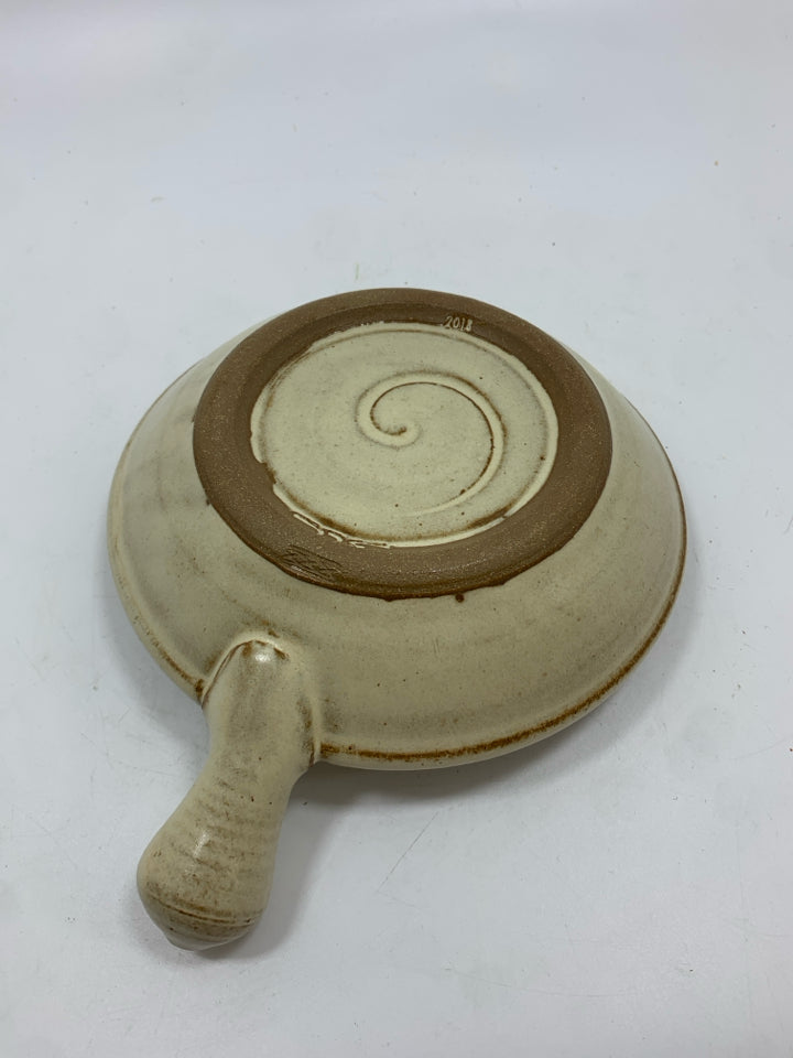 HAND MADE CERAMIC GRATER DISH.