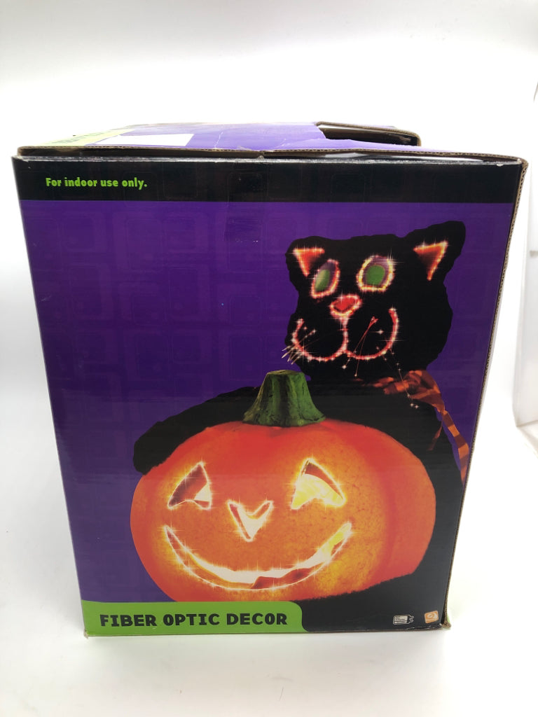 NIB LIGHT UP CAT PUMPKIN DECOR.