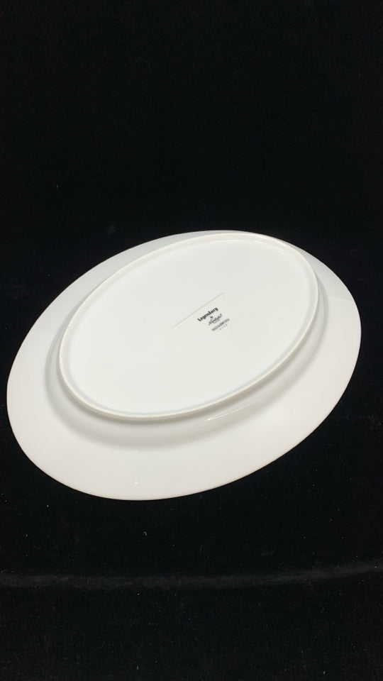 HOLLY & BERRY CHRISTMAS DISH SET SRV FOR 8- NORITAKE.