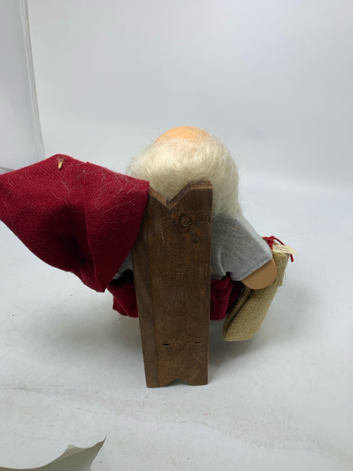 WOOD SANTA SITTING ON CHAIR W/ BURLAP SACK LIZZIE HIGH DOLLS.