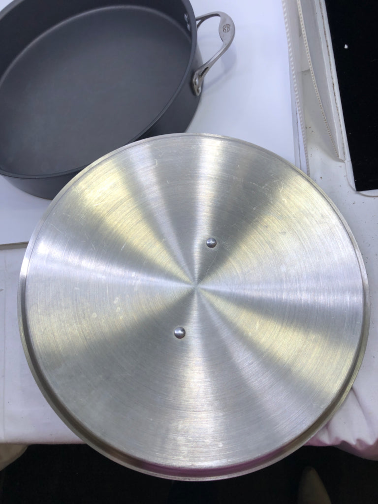 LARGE SAUTÉ PAN W LID.