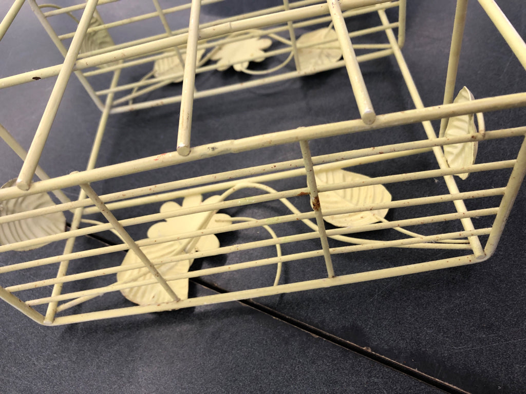 LIGHT GREEN WIRE ORGANIZER SHELF HANGING W/WELDED LEAVES & FLOWER.