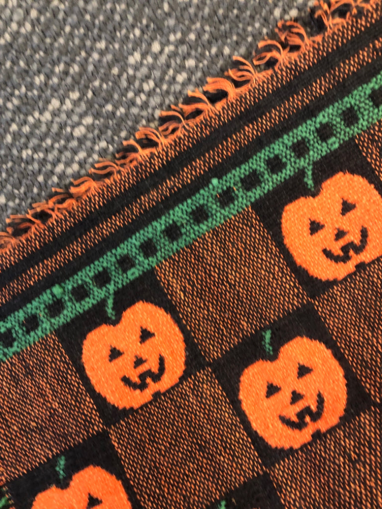 CHECKER PATTERN PUMPKIN TABLE RUNNER.