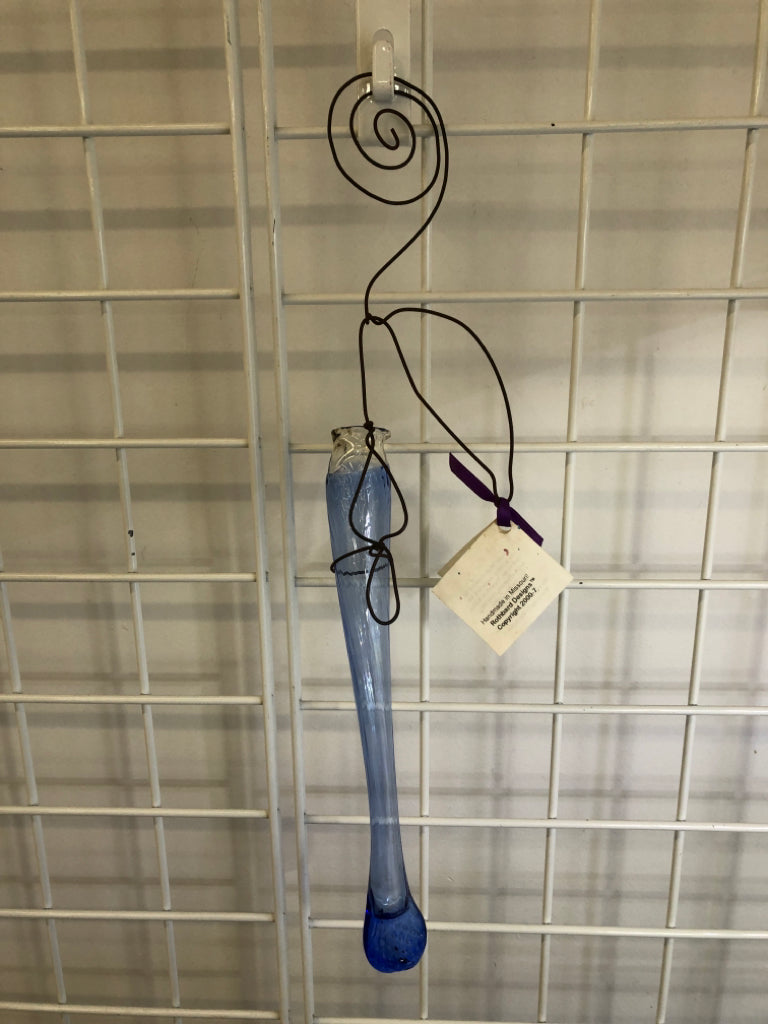 BLOWN GLASS BUD VASE WALL HANGING.