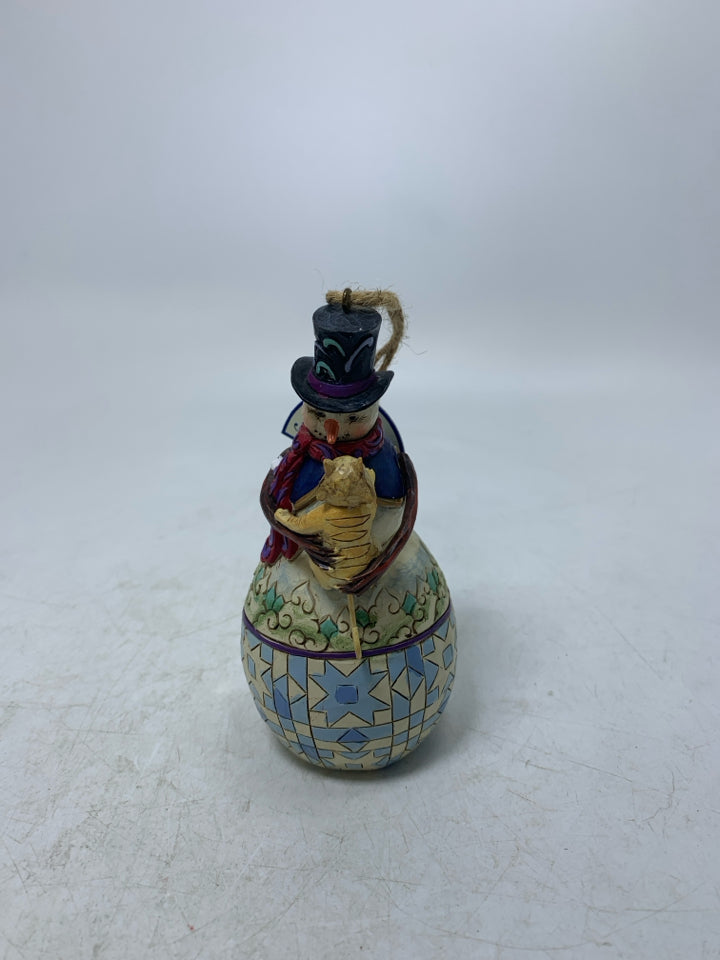 NIB JIM SHORE SNOWMAN W/ ORANGE CAT ORNAMENT.