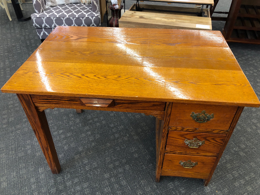 VTG OAK WOOD DESK W/4 DRAWERS BRASS DRAWER PULLS.