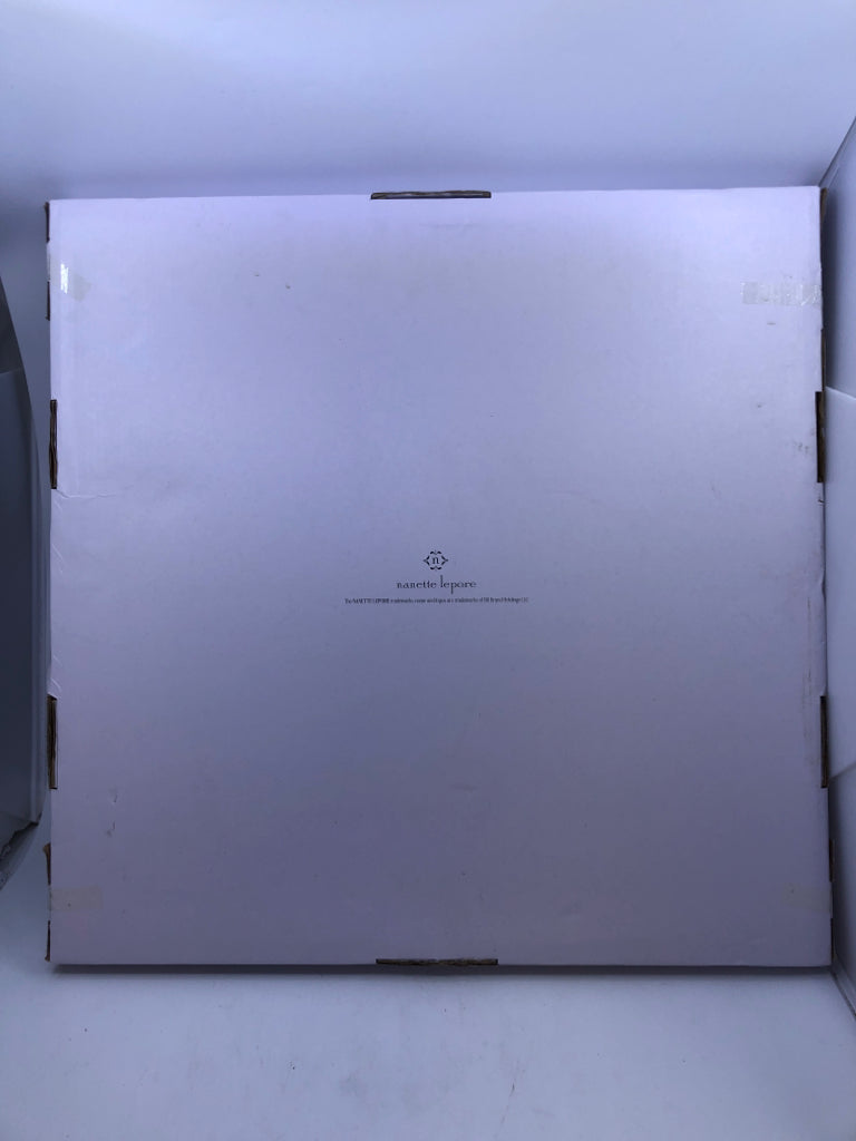 NIP SILVER SPARKLES SQUARE CLOCK NANETTE LEPORE.