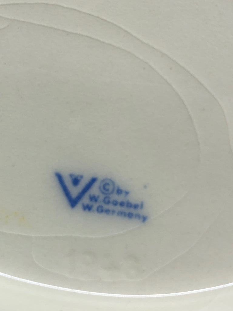 VTG HUMMEL "TELLING HER SECRET".