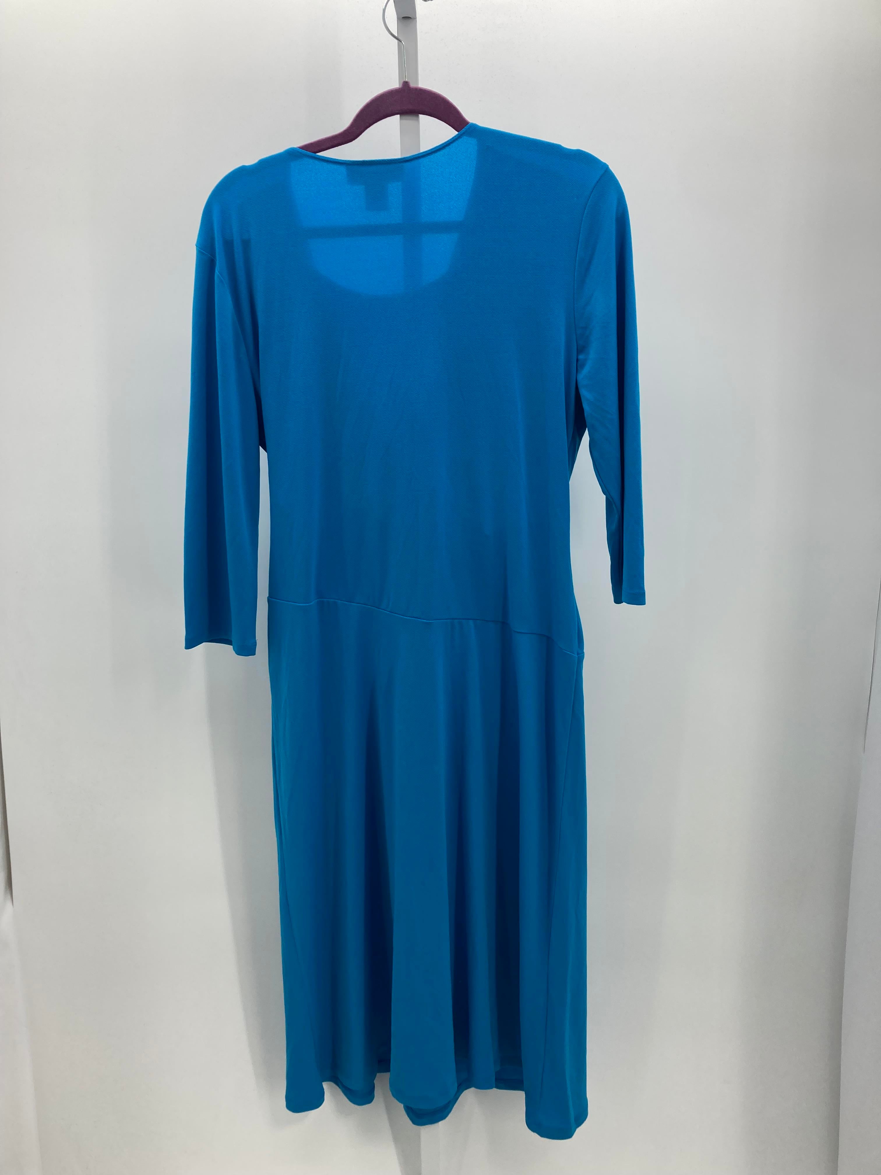 Size Large Misses 3/4 Sleeve Dress