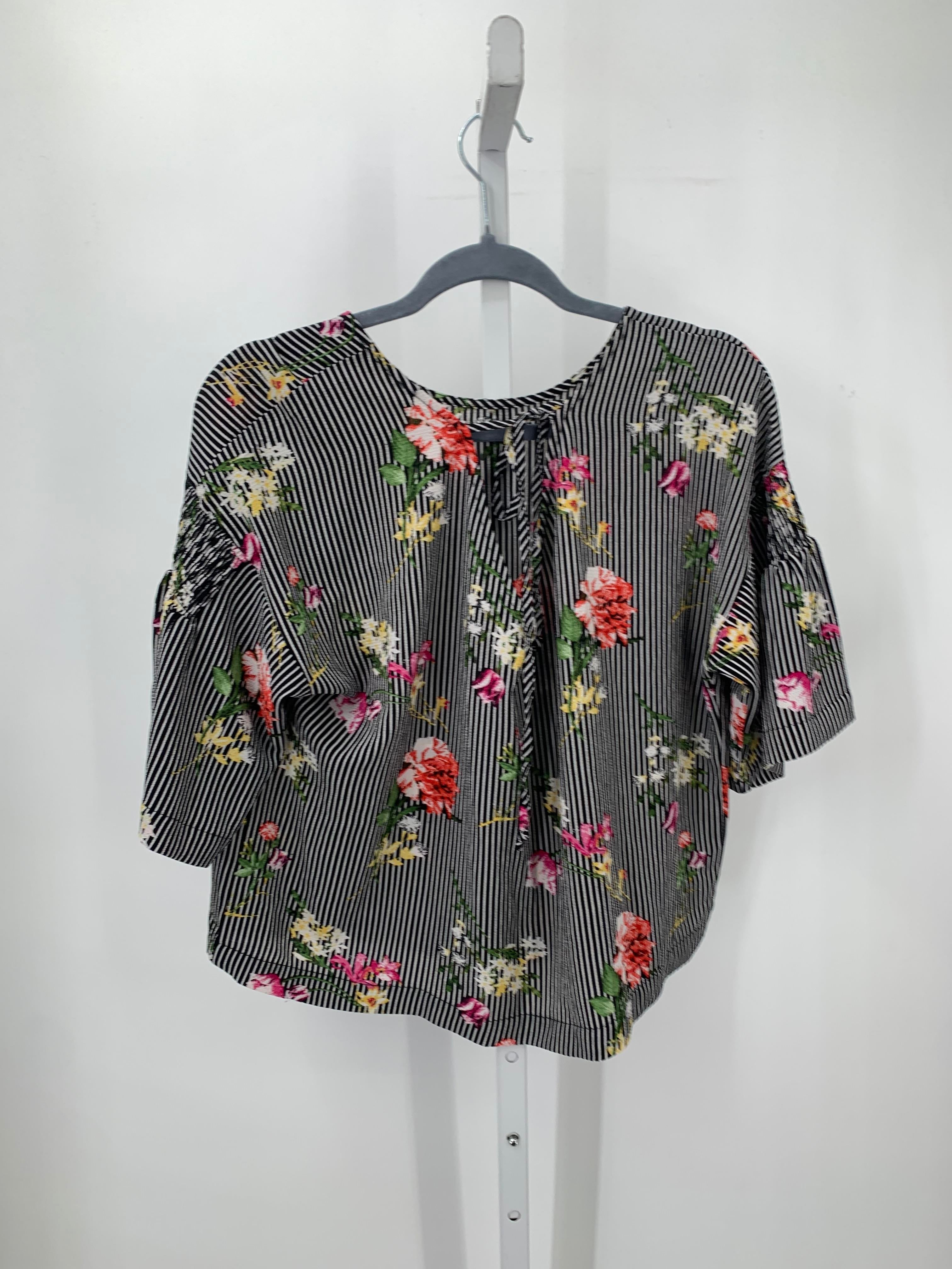 Size Large Juniors Short Sleeve Shirt