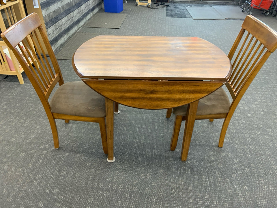 SMALL ROUND DROP LEAF TABLE +2 CHAIRS.