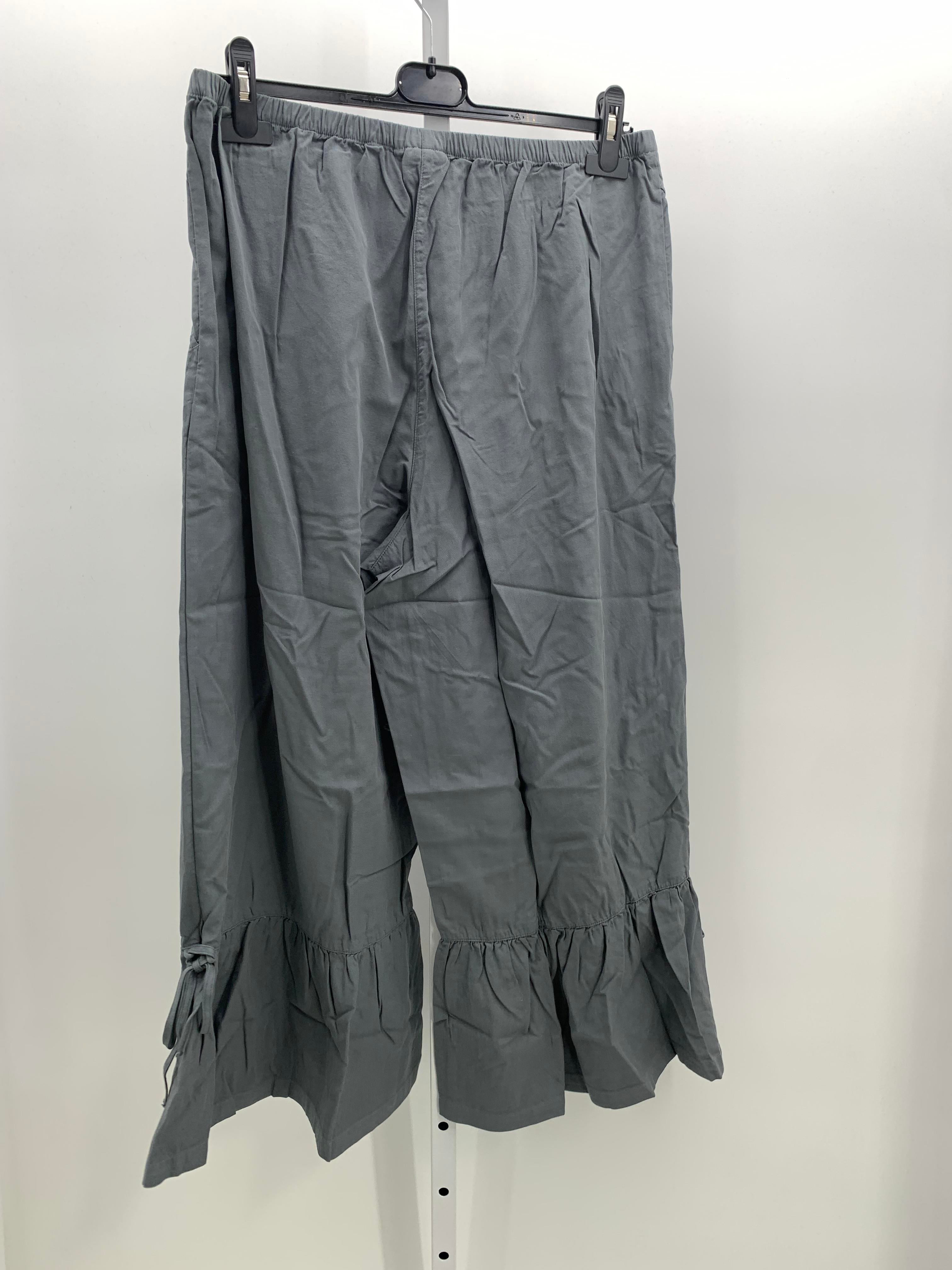 Size Large Misses Capri Pants