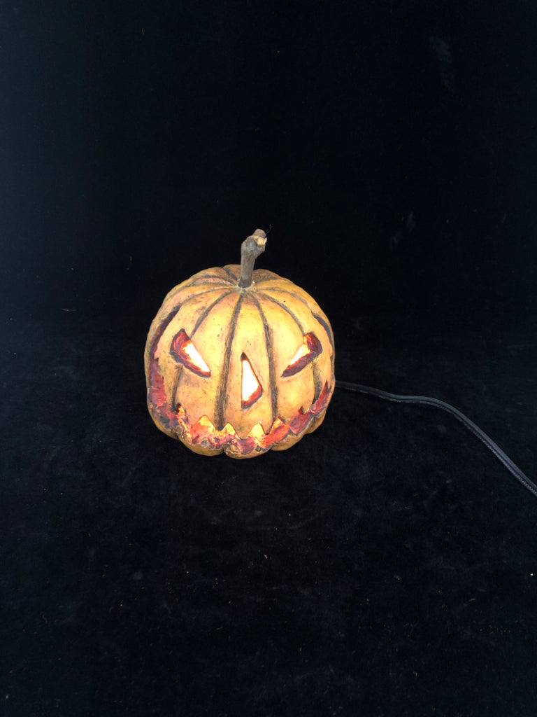 RESIN JACK O LANTERN LIGHT.