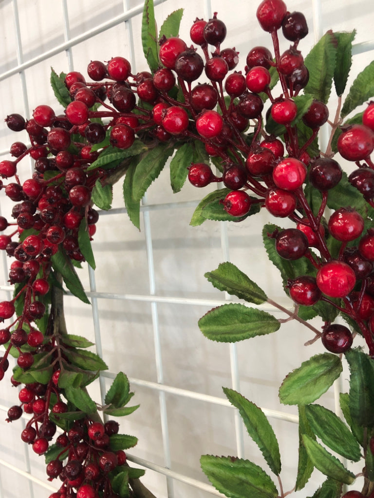 RED BERRY & GREEN LEAF WREATH.