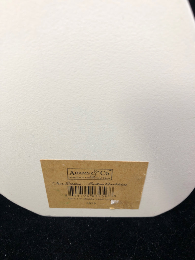 WOODEN GLITTER BUNNY FIGURINE.