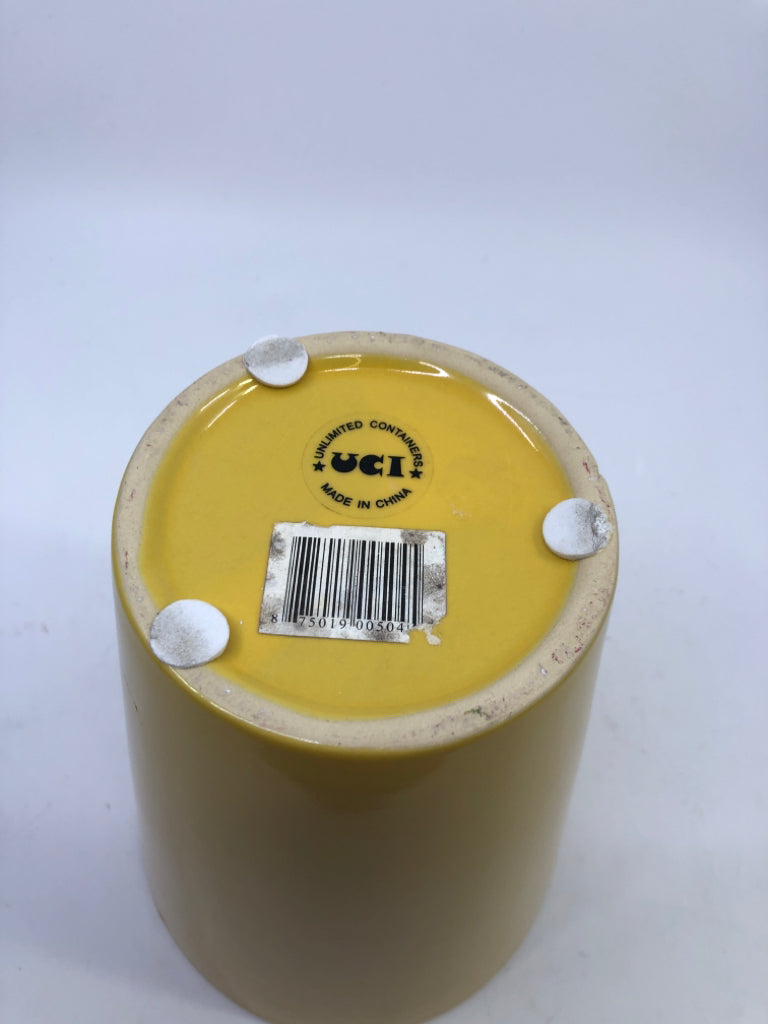LARGE YELLOW VASE.