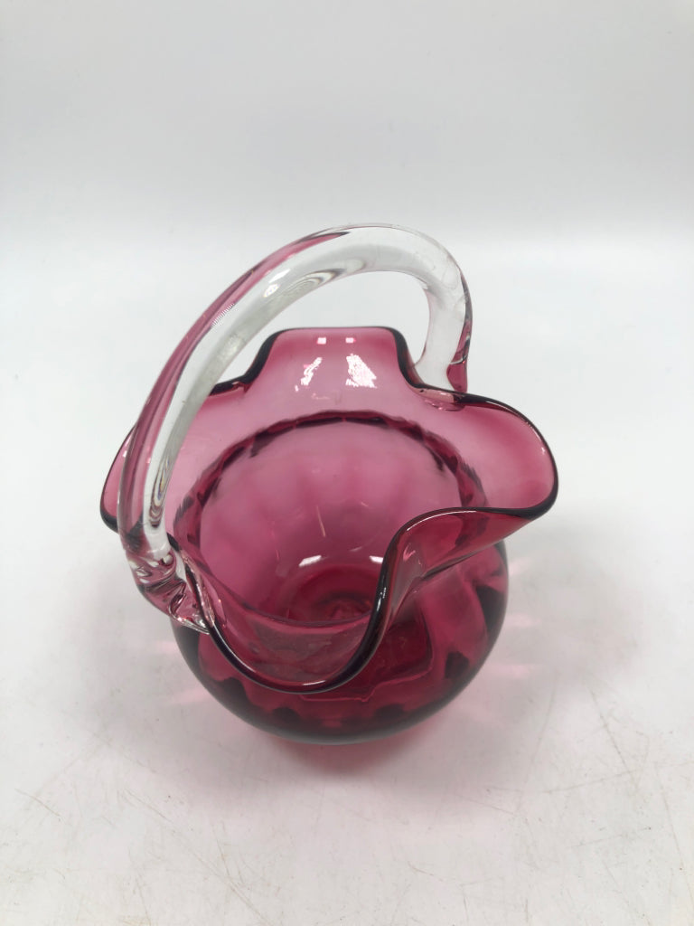SM PINK GLASS BASKET.
