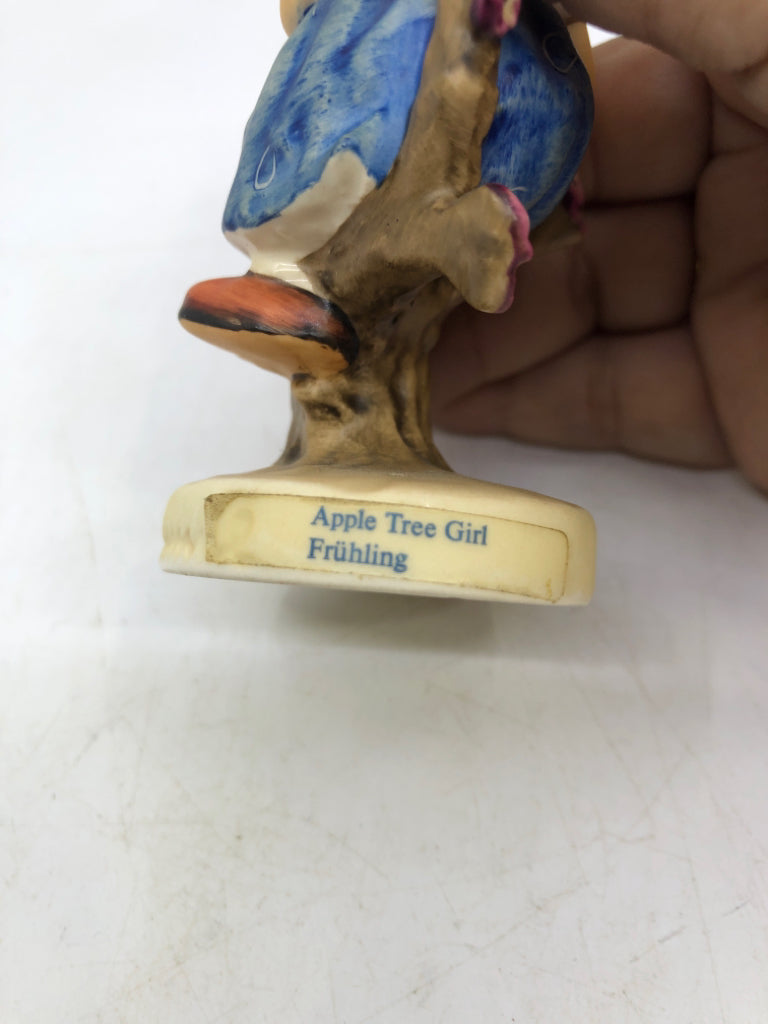 VTG HUMMEL "APPLE TREE GIRL".