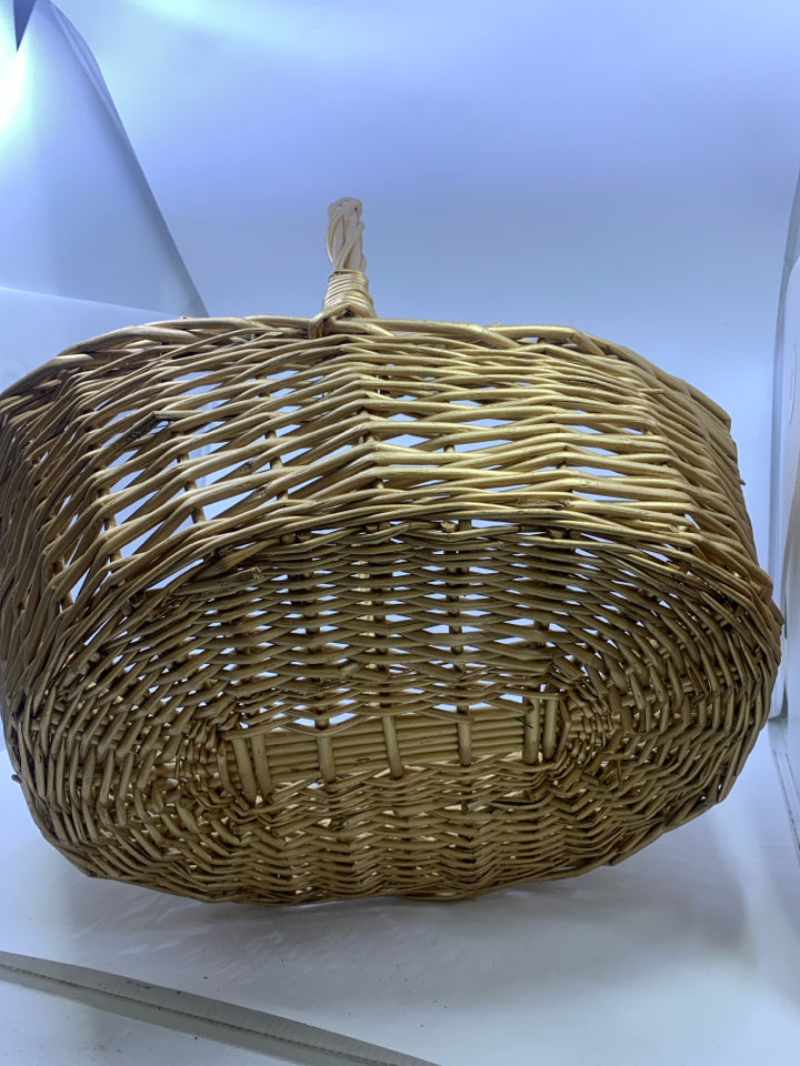 GOLD BASKET.