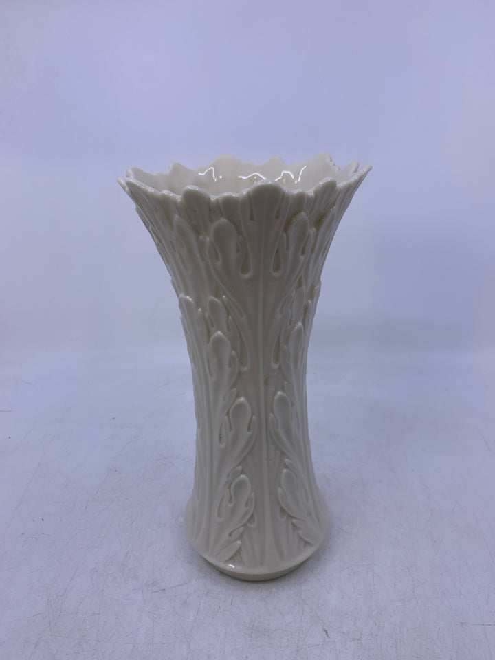 TEXTURED WOODLANDS LENOX VASE.