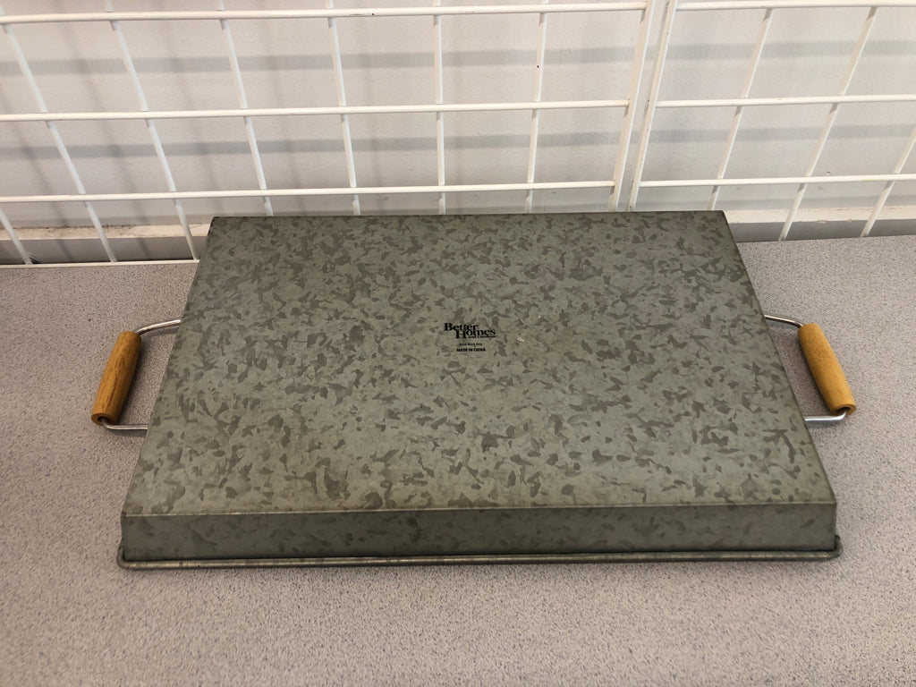 GALVANIZED TRAY W/WOODEN HANDLES.