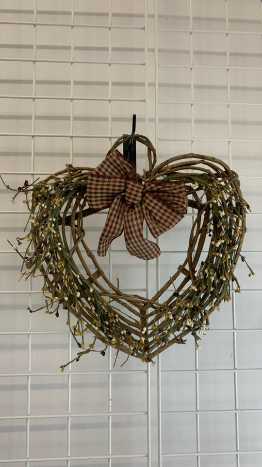 HEART SHAPED WREATH W/PLAID BOW+COLORED PIP.