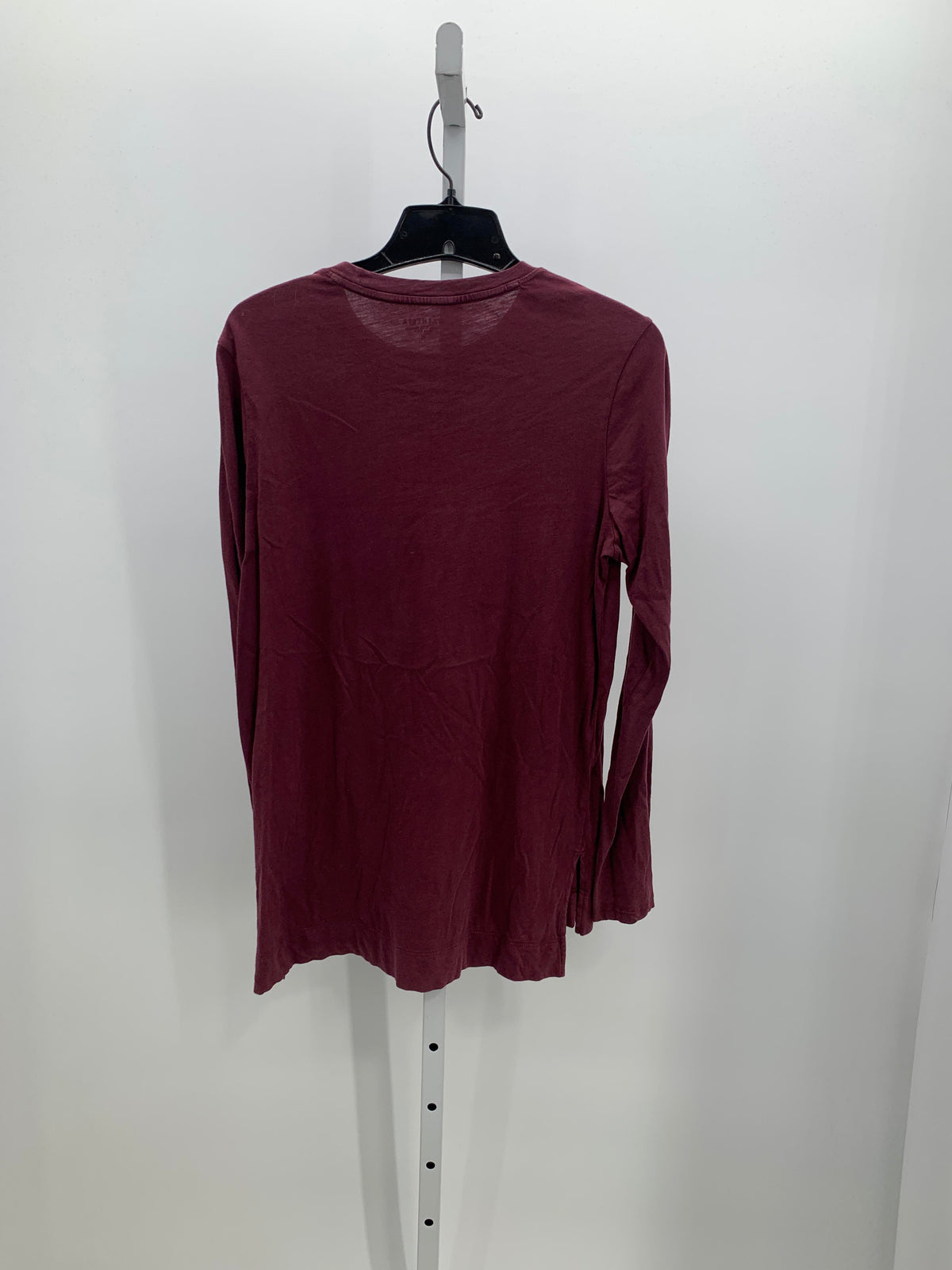 Athleta Size Medium Misses Long Sleeve Shirt
