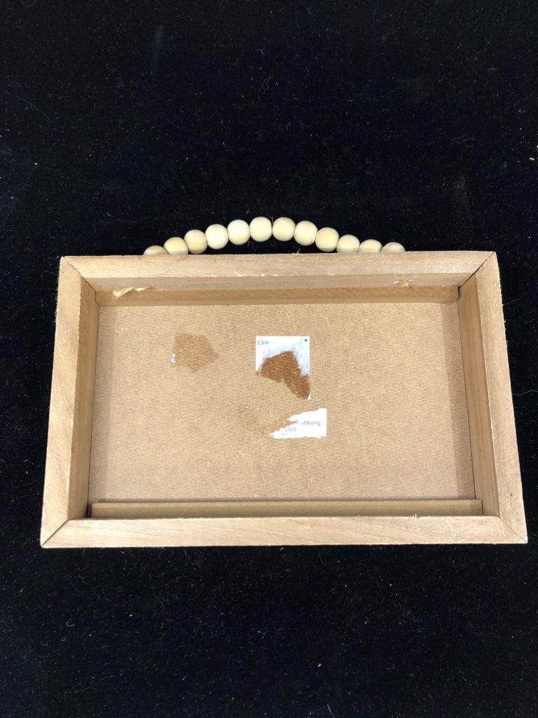 FARMHOUSE SWEET FARMHOUSE WOOD BLOCK DECOR.