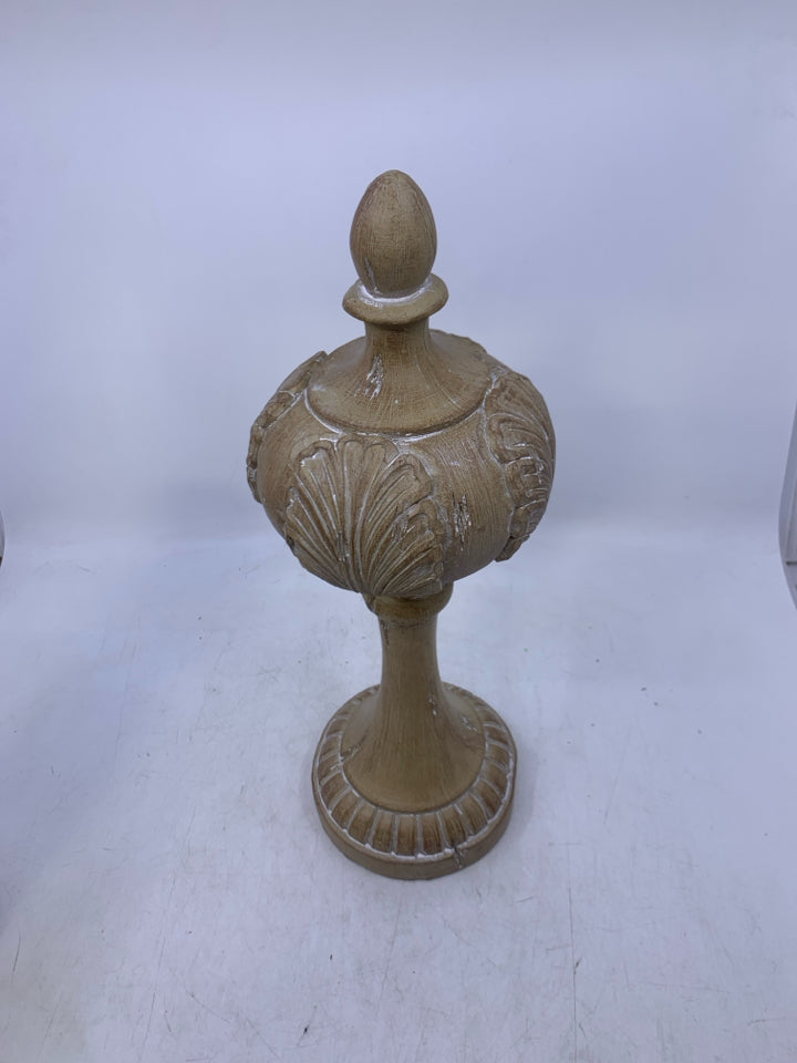 FAUX WOOD PILLAR W/ CARVINGS ROUNDED TOP DESK DECOR.