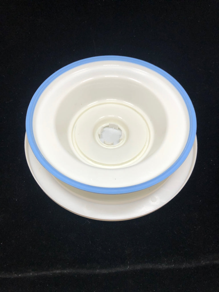 PLASTIC SPINNING CAKE-STAND W/BLUE BASE.