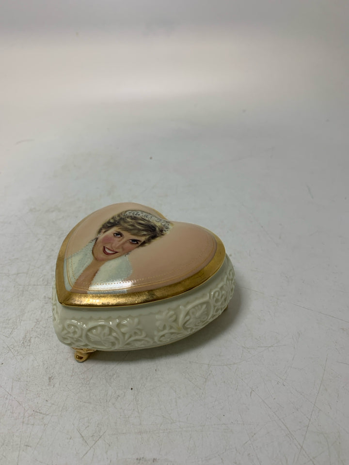 VTG HEART SHAPED PRINCESS DIANA, QUEEN OF OUR HEARTS MUSIC BOX.