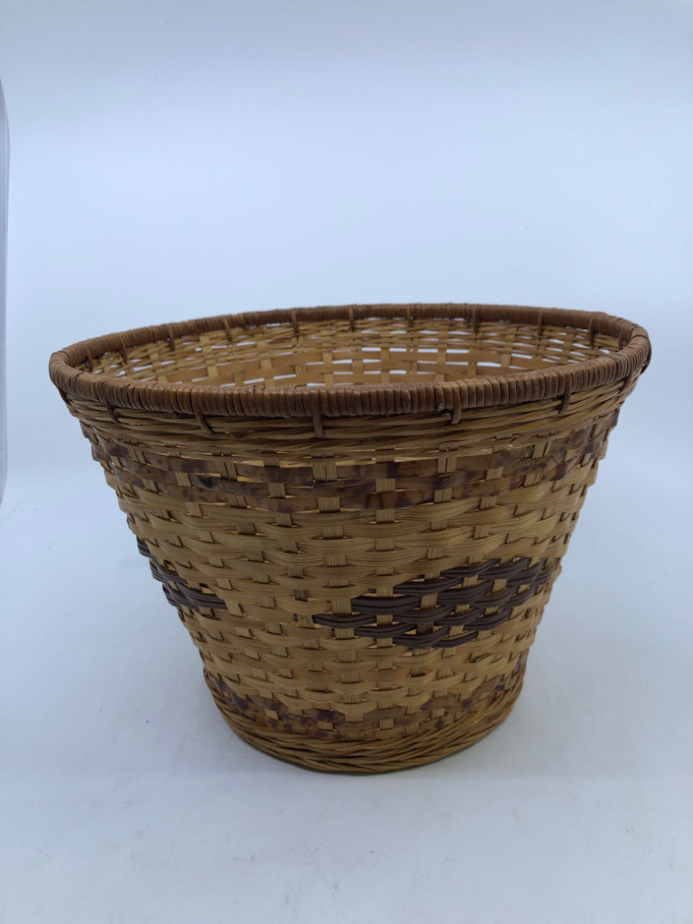 MULTI WOVEN BASKET/TRASH BIN.