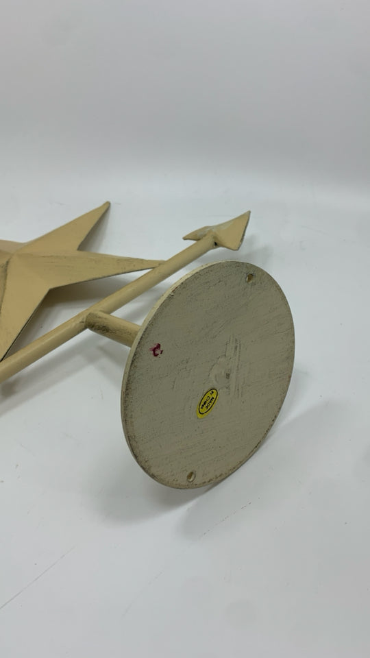 TAN METAL STAR WEATHERVANE DECOR.
