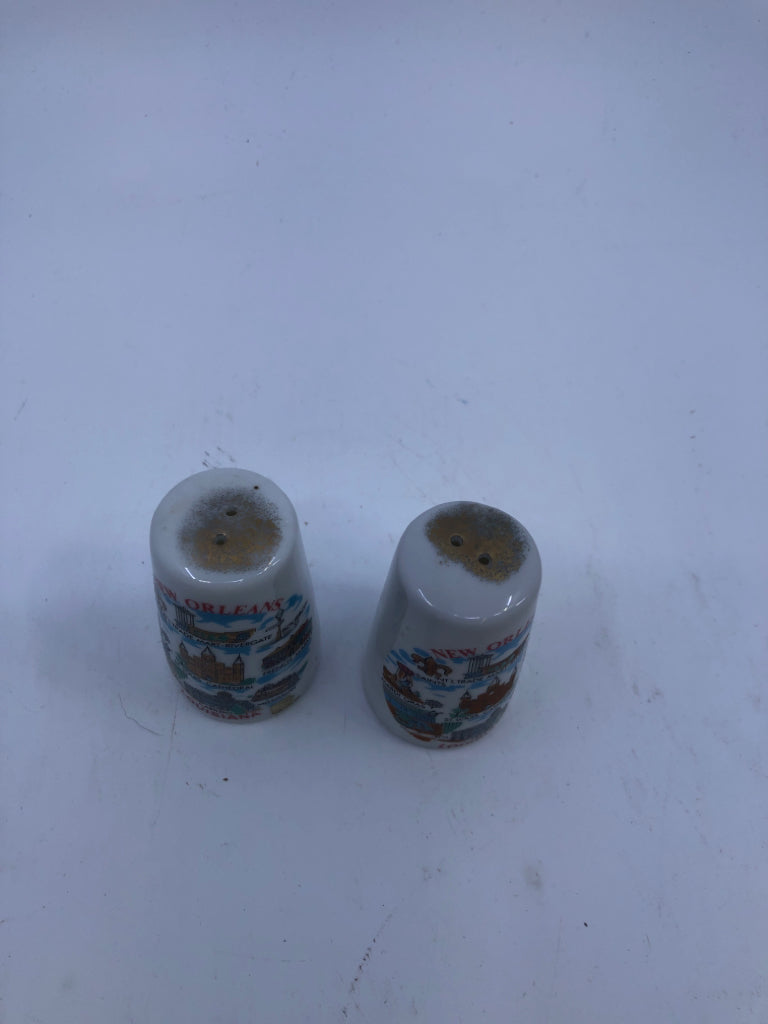 VTG NEW ORLEANS THEMED S/P SHAKERS.