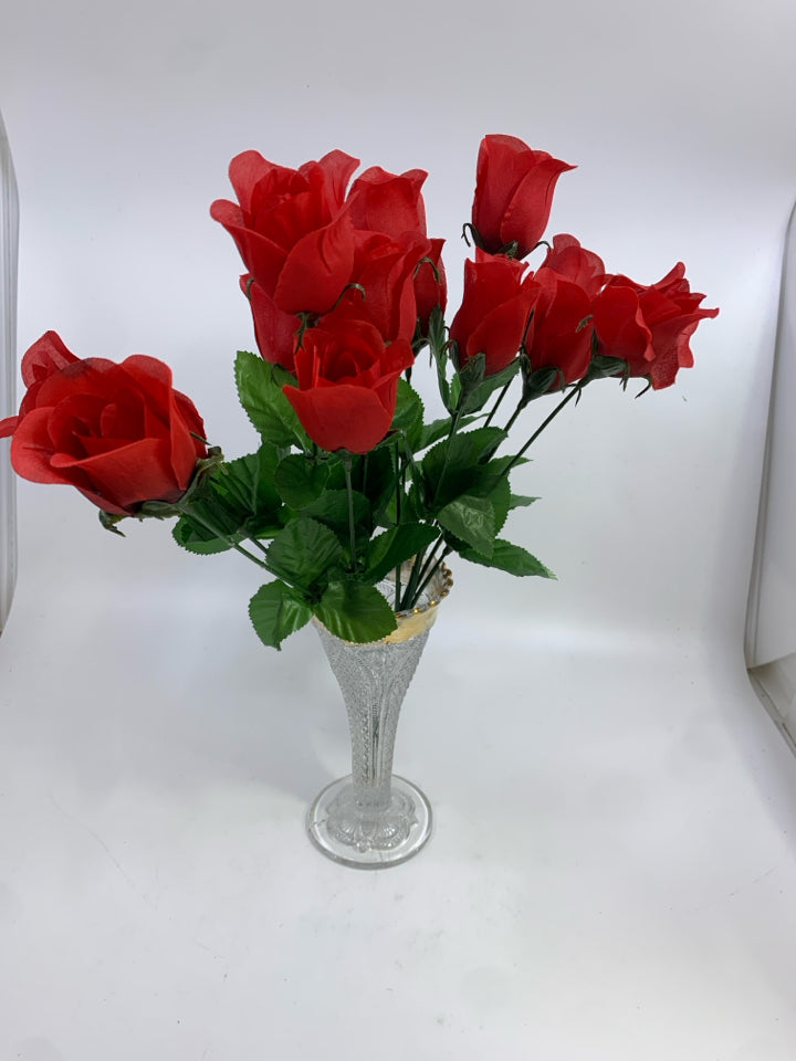 GLASS VASE W/RED ROSES & GOLD TRIM.